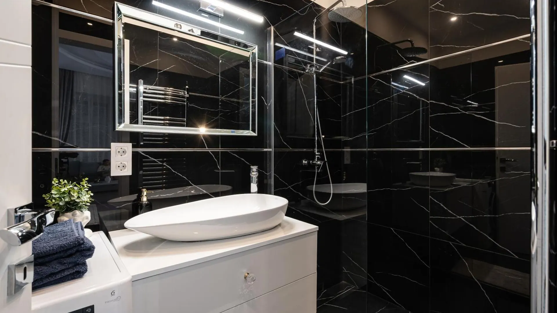 Kiraly 35 Luxury Apartment With Free Parking Budapest Hungary